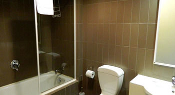 Urban Central Accommodation - Hostel - Accommodation Tasmania 32