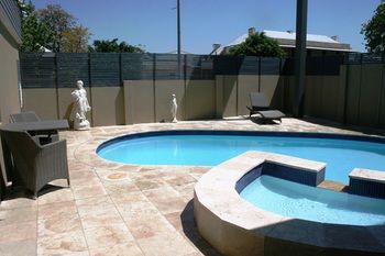 Noah's Mid City Motor Inn - Accommodation Tasmania 5