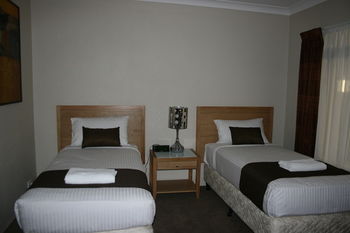 Noah's Mid City Motor Inn - Accommodation Tasmania 10