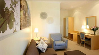 Pokolbin Village - Accommodation Tasmania 40