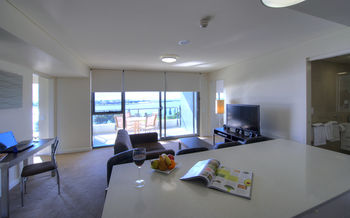 Chifley Executive Suites - Accommodation Tasmania 4
