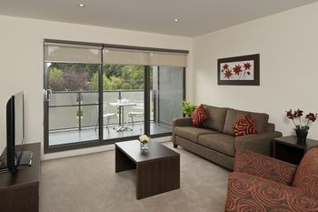 Apartments @ Glen Central ViQi - Accommodation Tasmania 10