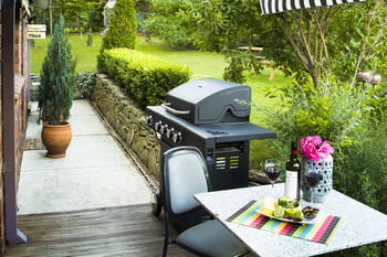 Crimson Villa - Accommodation Tasmania 6