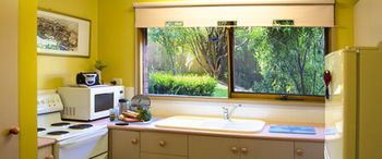 Crimson Villa - Accommodation Tasmania 16