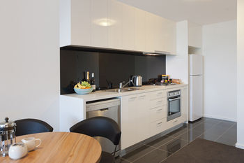 Melbourne Short Stay Apartments MP Deluxe - Accommodation Tasmania 6