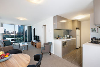 Melbourne Short Stay Apartments MP Deluxe - Accommodation Tasmania 7