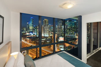 Melbourne Short Stay Apartments MP Deluxe - Accommodation Tasmania 11