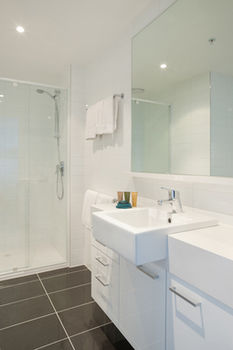 Melbourne Short Stay Apartments MP Deluxe - Accommodation Tasmania 21