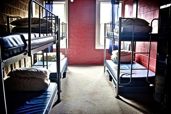 St Kilda Beach House @ Hotel Barkly - Hostel - Accommodation Tasmania 7