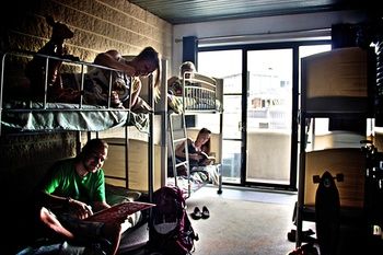 St Kilda Beach House @ Hotel Barkly - Hostel - Accommodation Tasmania 9