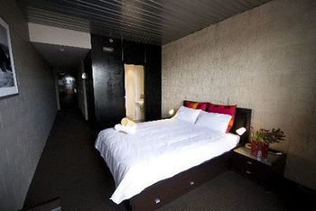 St Kilda Beach House @ Hotel Barkly - Hostel - Accommodation Tasmania 22