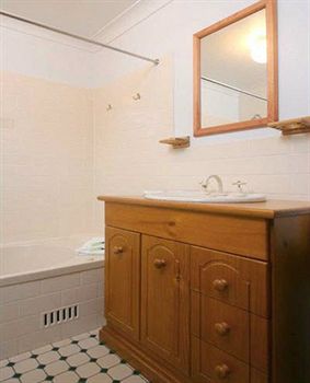 Barrington Wilderness Cedar Lodge Accommodation - Accommodation Tasmania 9