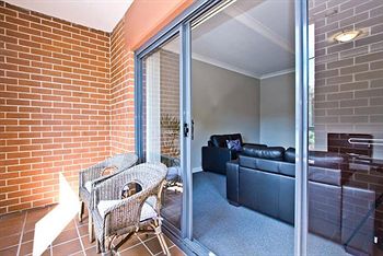 Ryals Serviced Apartments Camperdown - Accommodation Tasmania 9