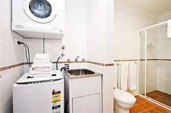 Ryals Serviced Apartments Camperdown - Accommodation Tasmania 12