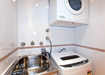 Ryals Serviced Apartments Camperdown - Accommodation Tasmania 17