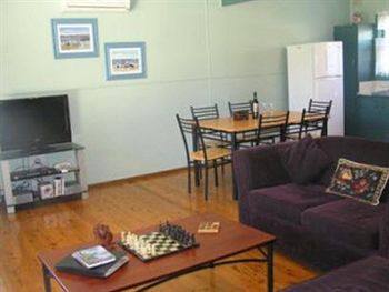 Paradise Bungalow - Accommodation Tasmania 3