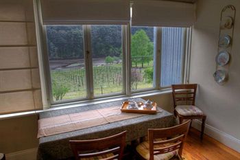 Tizzana Winery Bed & Breakfast - Accommodation Tasmania 4
