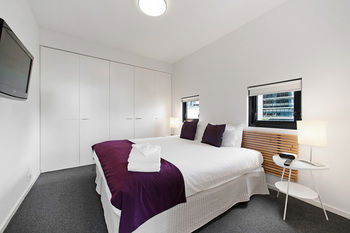 Docklands Private Collection Of Apartments - NewQuay - Accommodation Tasmania 11