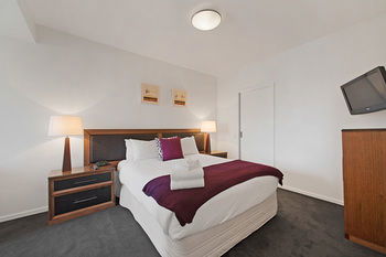 Docklands Private Collection Of Apartments - NewQuay - Accommodation Tasmania 14