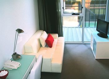 Milano Serviced Apartments - Accommodation Tasmania 0
