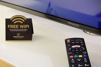 Treasury On Collins - Accommodation Tasmania 45