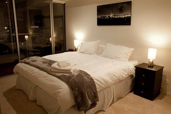 Melbourne Holiday Apartments At McCrae Docklands - Accommodation Tasmania 0