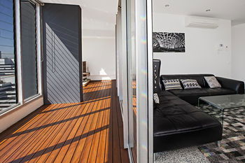 Melbourne Holiday Apartments At McCrae Docklands - Accommodation Tasmania 19