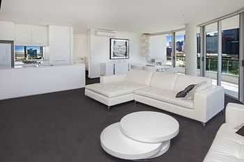 Melbourne Holiday Apartments At McCrae Docklands - Accommodation Tasmania 23