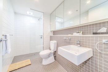 Melbourne Holiday Apartments At McCrae Docklands - Accommodation Tasmania 26