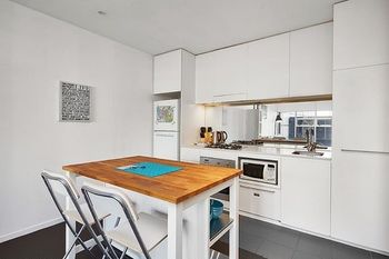 Melbourne Holiday Apartments At McCrae Docklands - Accommodation Tasmania 34
