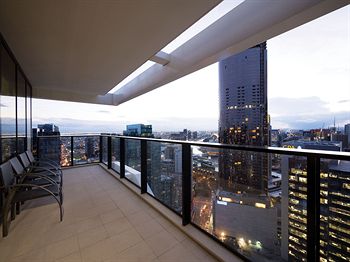 Oaks WRAP On Southbank - Accommodation Tasmania 1