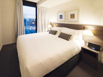 Oaks WRAP On Southbank - Accommodation Tasmania 11