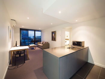 Oaks WRAP On Southbank - Accommodation Tasmania 16