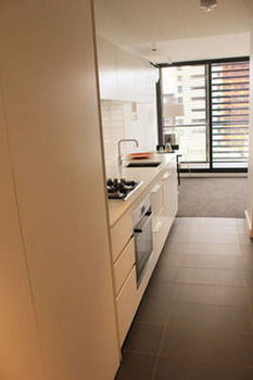Guilfoyle Apartments - Accommodation Tasmania 24