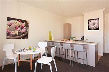 H Boutique Hotel - Accommodation Tasmania 8