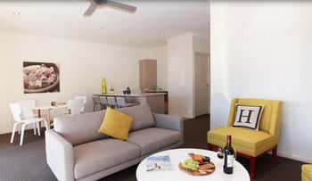 H Boutique Hotel - Accommodation Tasmania 26