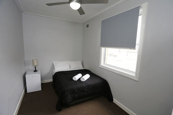 The Lakes Hotel - Accommodation Tasmania 9