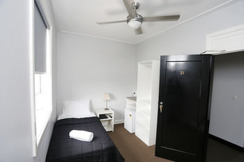 The Lakes Hotel - Accommodation Tasmania 13