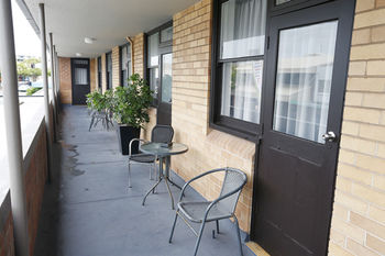 The Lakes Hotel - Accommodation Tasmania 14