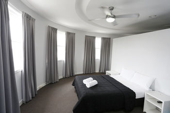 The Lakes Hotel - Accommodation Tasmania 18