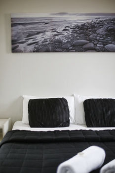 The Lakes Hotel - Accommodation Tasmania 19