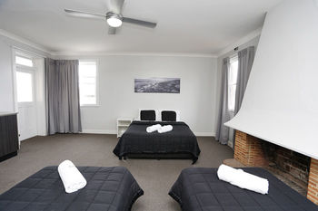 The Lakes Hotel - Accommodation Tasmania 21