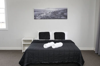 The Lakes Hotel - Accommodation Tasmania 23