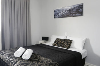 The Lakes Hotel - Accommodation Tasmania 25