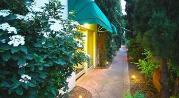 Darling Apartments - Accommodation Tasmania 6