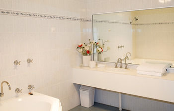 Tumut Valley Motel - Accommodation Tasmania 13