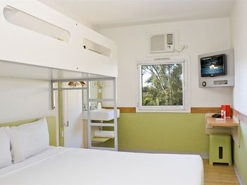 Ibis Budget Fawkner - Accommodation Tasmania 2