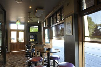 The Bayview Hotel - Accommodation Tasmania 1