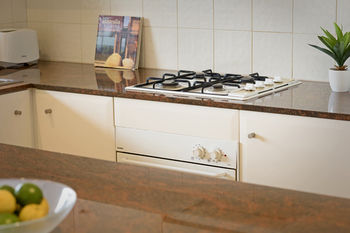 Apartments @ Kew Walpole Gardens - Kew Serviced Townhouses - Accommodation Tasmania 5