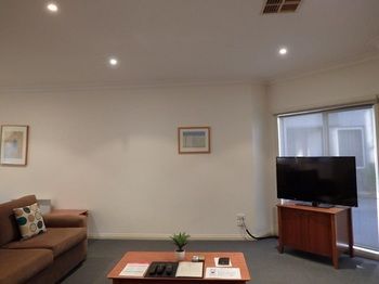 Apartments @ Kew Walpole Gardens - Kew Serviced Townhouses - Accommodation Tasmania 16